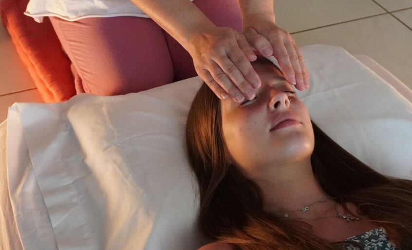 Reiki healing sessions